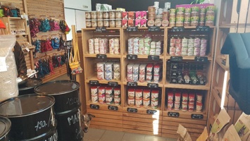 Regály pro Pet shop od JPL SKYWANDER